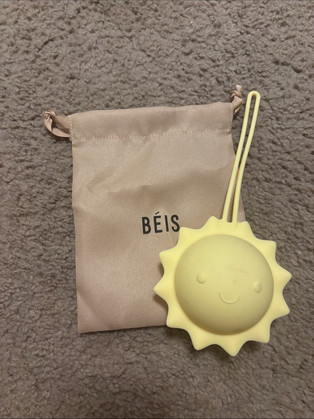 Béis Yellow Sun Pacifier Holder